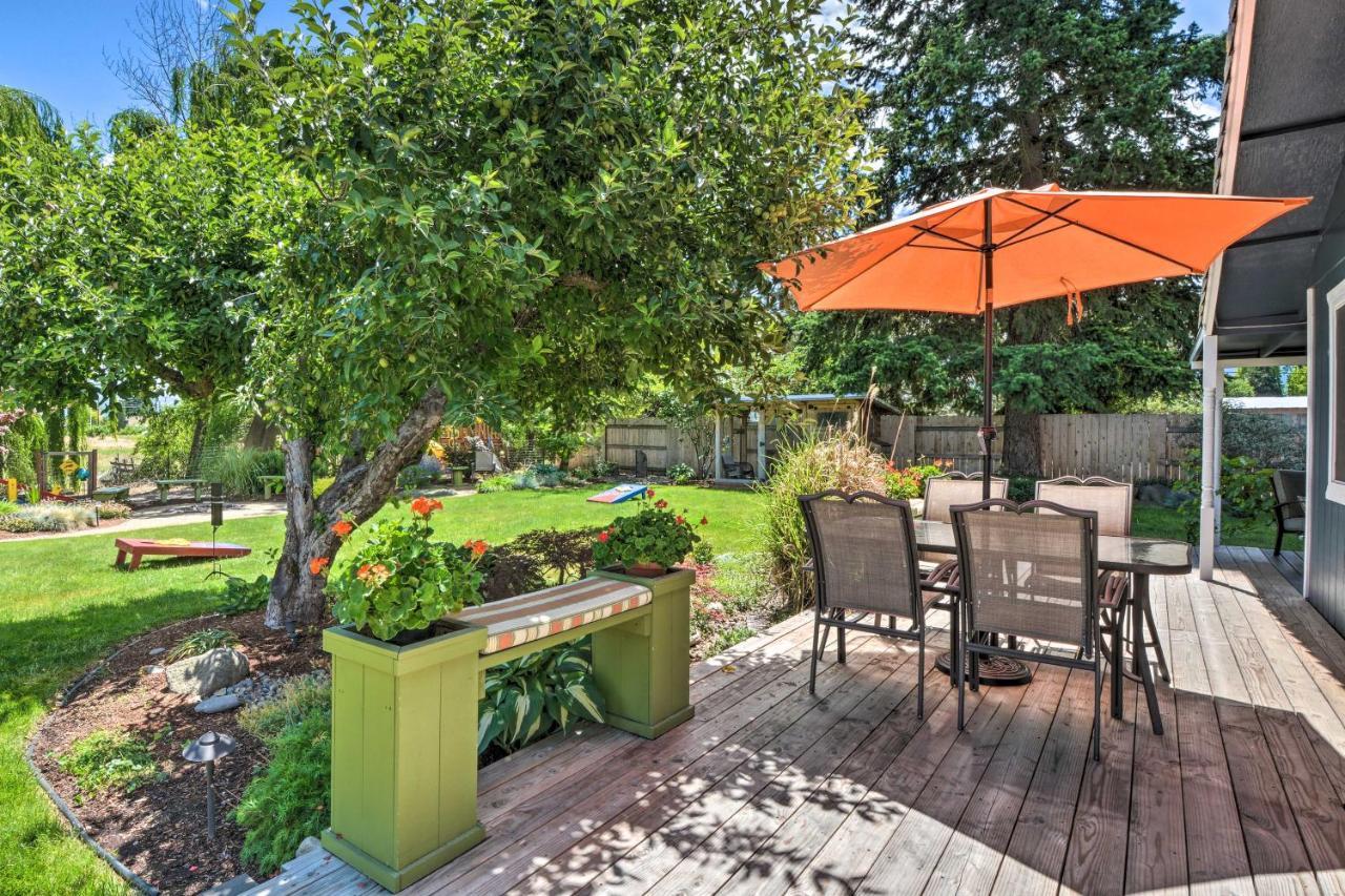 Central Medford Family Retreat With Large Yard! Buitenkant foto