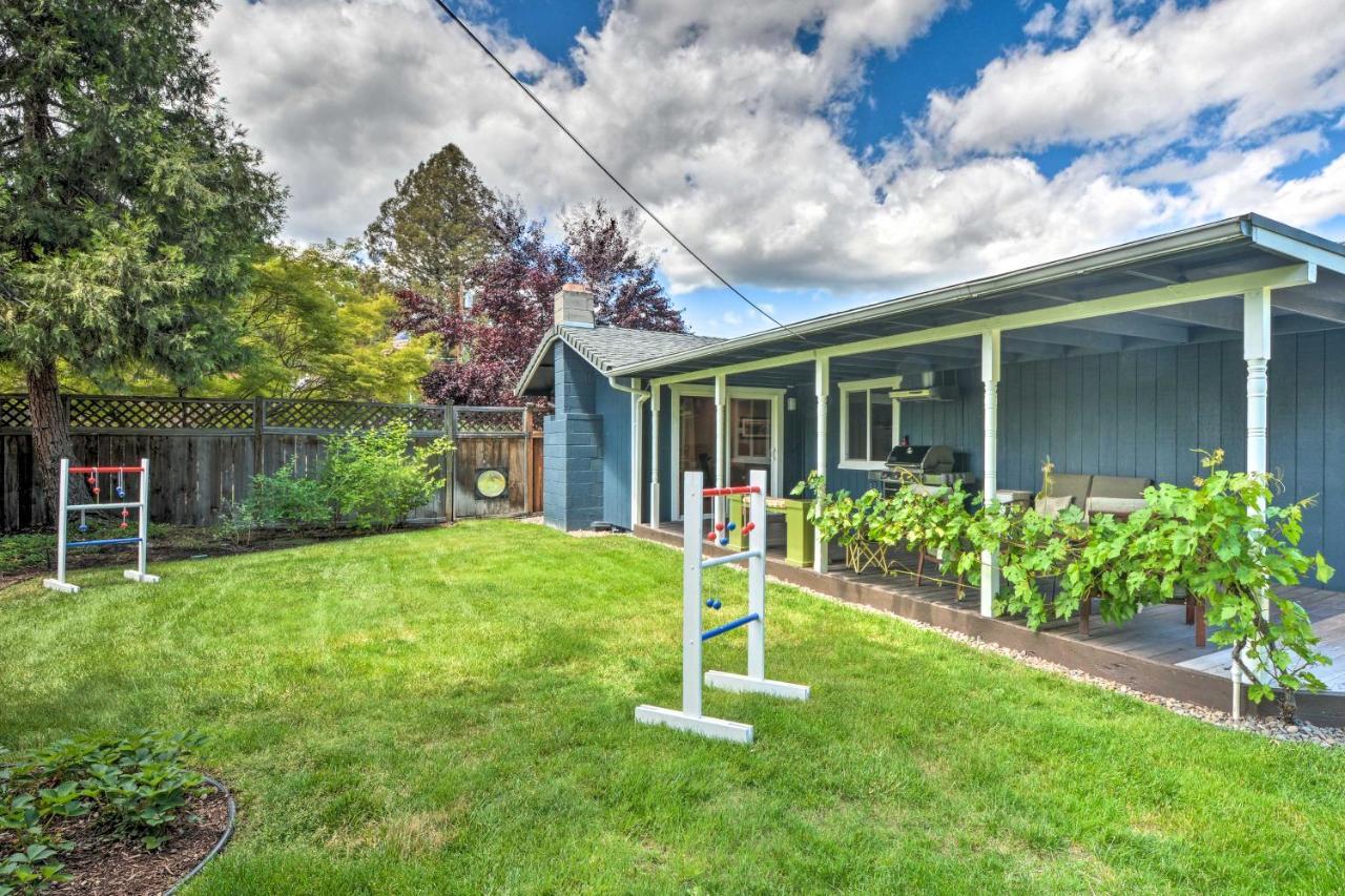 Central Medford Family Retreat With Large Yard! Buitenkant foto