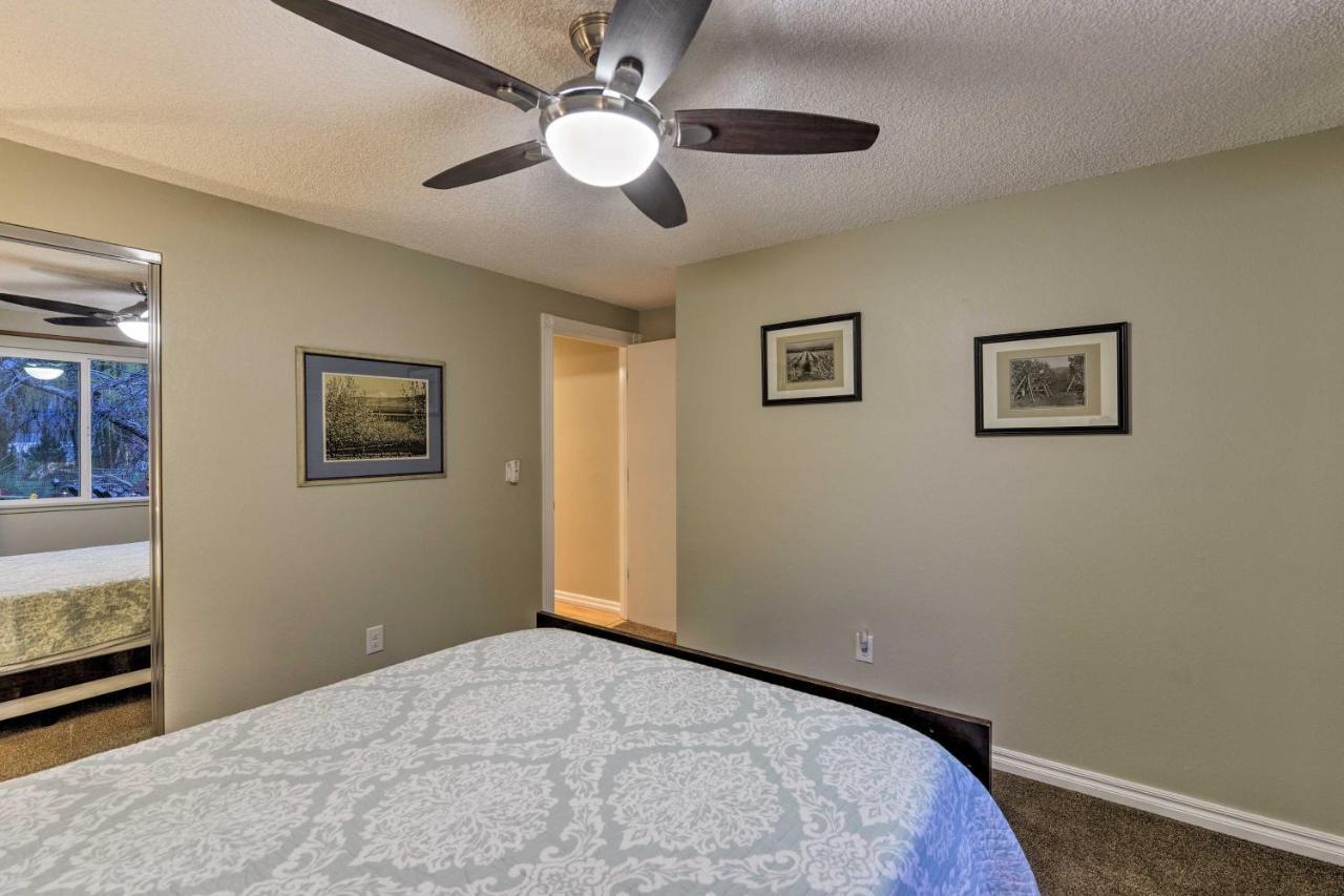 Central Medford Family Retreat With Large Yard! Buitenkant foto